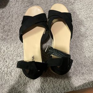 Black wedge